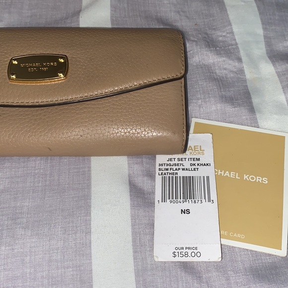 Michael Kors wallet; great condition - Picture 11 of 11
